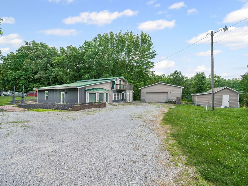 111 Brannon Cir, Dickson, TN 37055