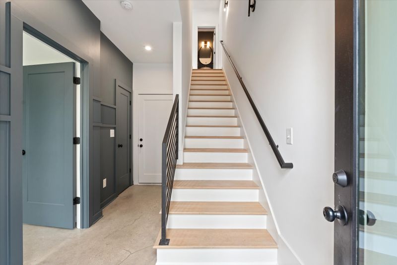333 E Village Ln, Nashville, TN 37216