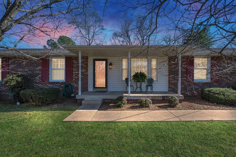 104 Homestead Dr, Hendersonville, TN 37075