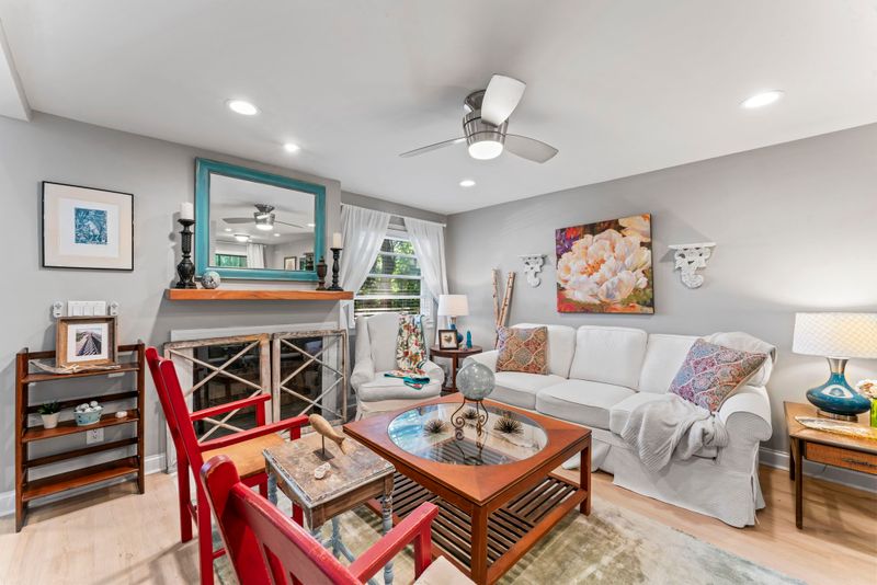 305 Deerpoint Dr, Hendersonville, TN 37075