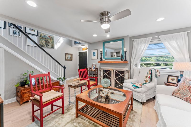 305 Deerpoint Dr, Hendersonville, TN 37075