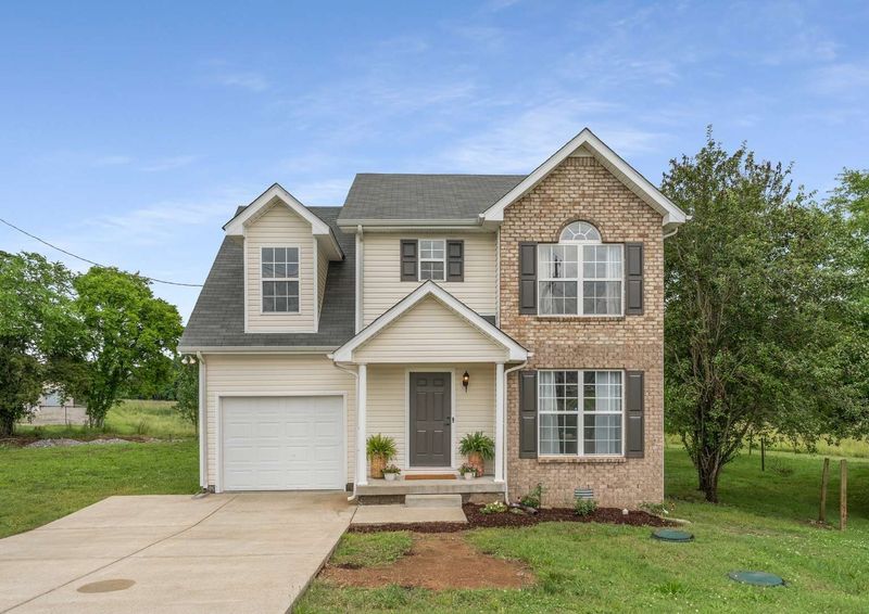 230 Breeze Dr, Murfreesboro, TN 37129