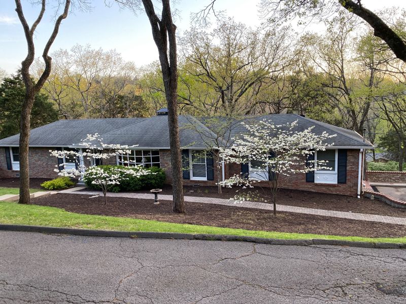 4631 Shys Hill Rd, Nashville, TN 37215