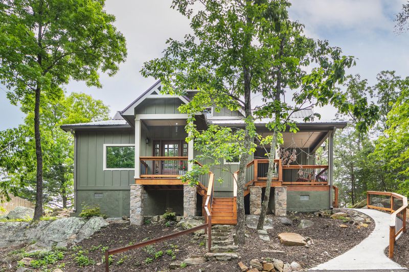 572 Rock Bluff Rd, Rising Fawn, GA 30738