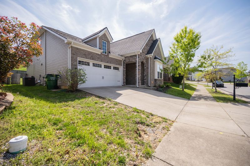2116 Hickory Brook Dr, Hermitage, TN 37076