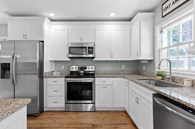 1300 Elfin Rd, Lookout Mountain, GA 30750