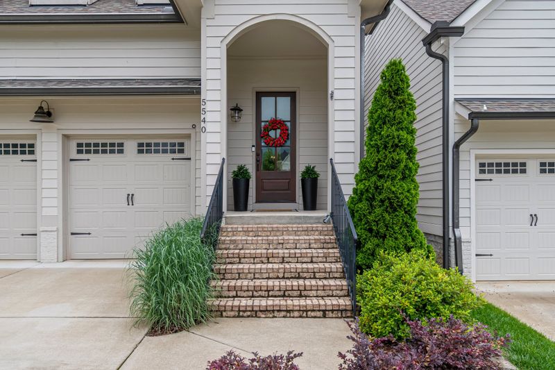 5540 Knob Rd, Nashville, TN 37209