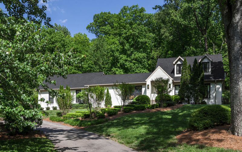 2300 Chickering Ln, Nashville, TN 37215