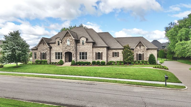 1266 Potter Ln, Gallatin, TN 37066