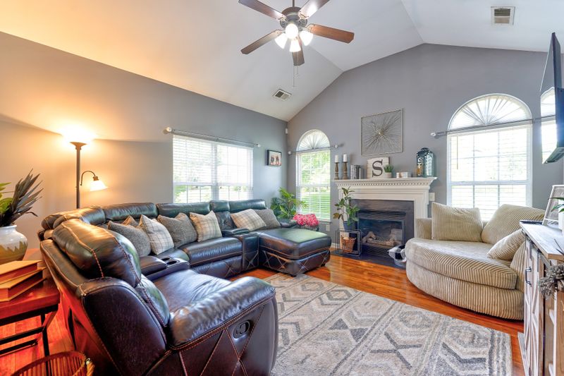 825 S Browns Ln #1904, Gallatin, TN 37066