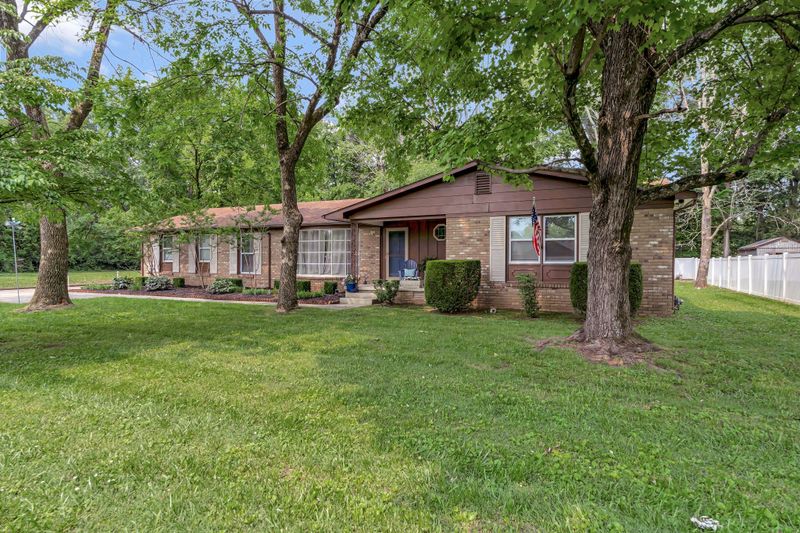 1415 Huntington Dr, Murfreesboro, TN 37130