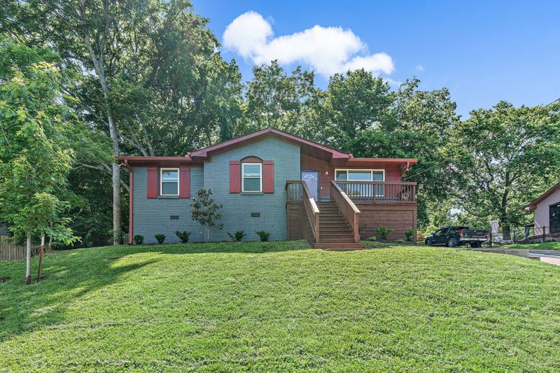 4183 Farmview Dr, Nashville, TN 37218