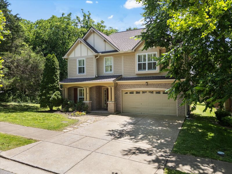 105 Mcknight Ln, Nashville, TN 37221