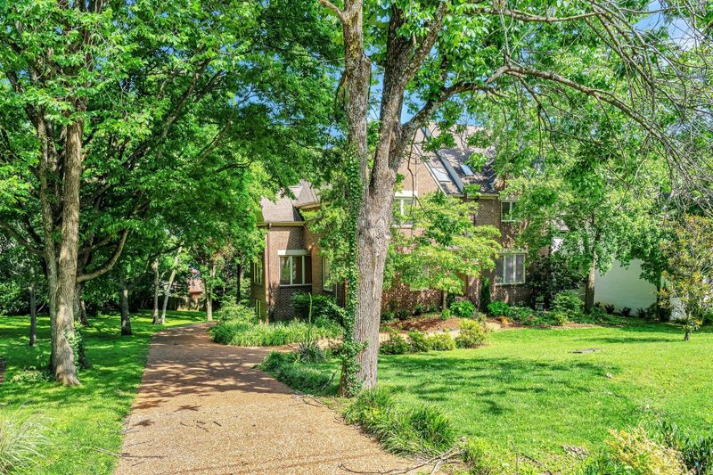 3512 Stokesmont Rd, Nashville, TN 37215