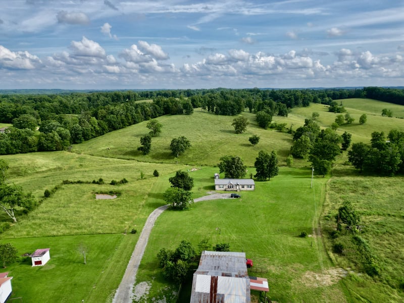 108 Old Fairfield Rd, Westmoreland, TN 37186