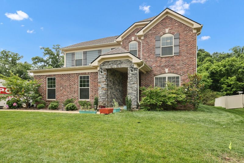 148 Macy Dr, Hendersonville, TN 37075
