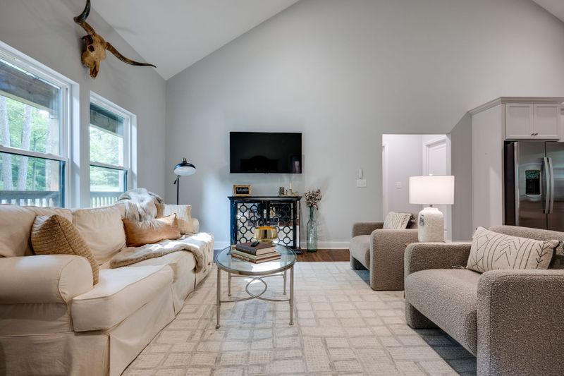 118 Deerwood Ct, Dickson, TN 37055