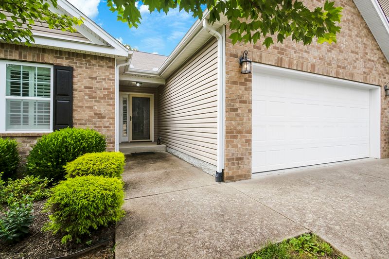 1613 Highwater Dr, Antioch, TN 37013