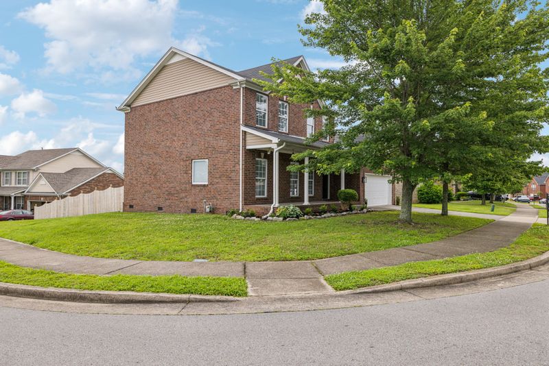 6443 Sunnywood Dr, Antioch, TN 37013