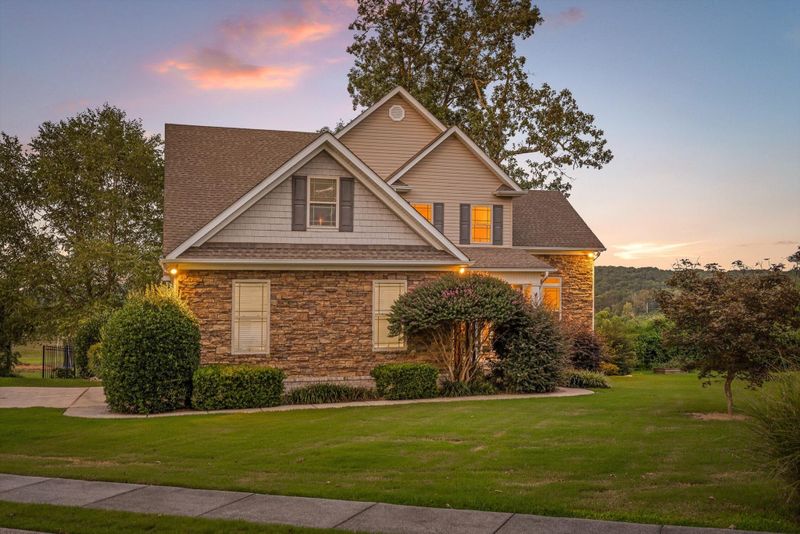 114 Avenue Of The Oaks, Rock Spring, GA 30739