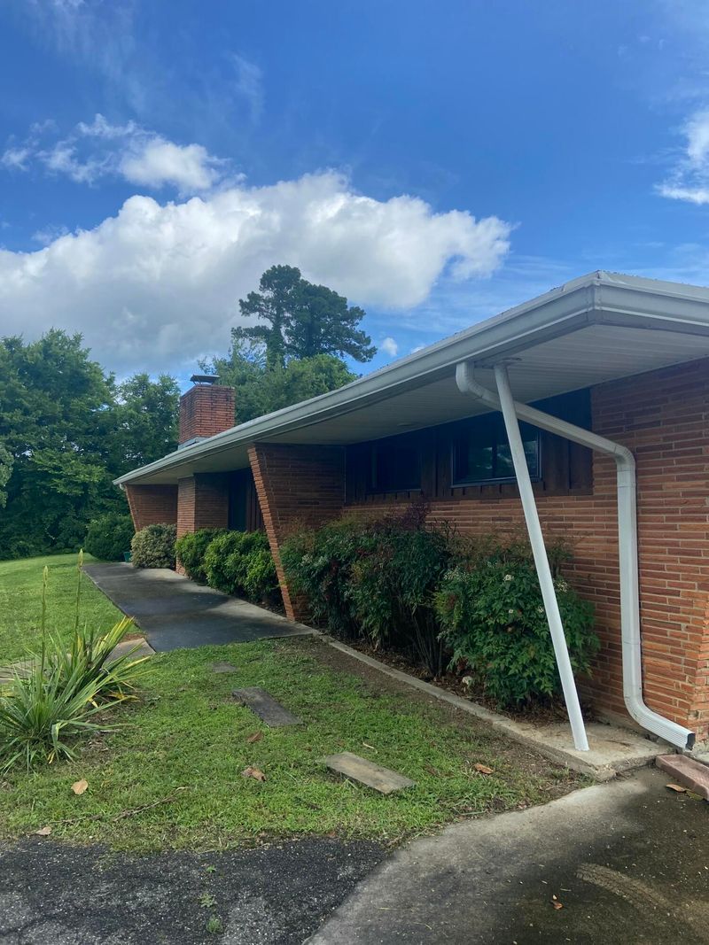 169 W Schmitt Rd, Rossville, GA 30741