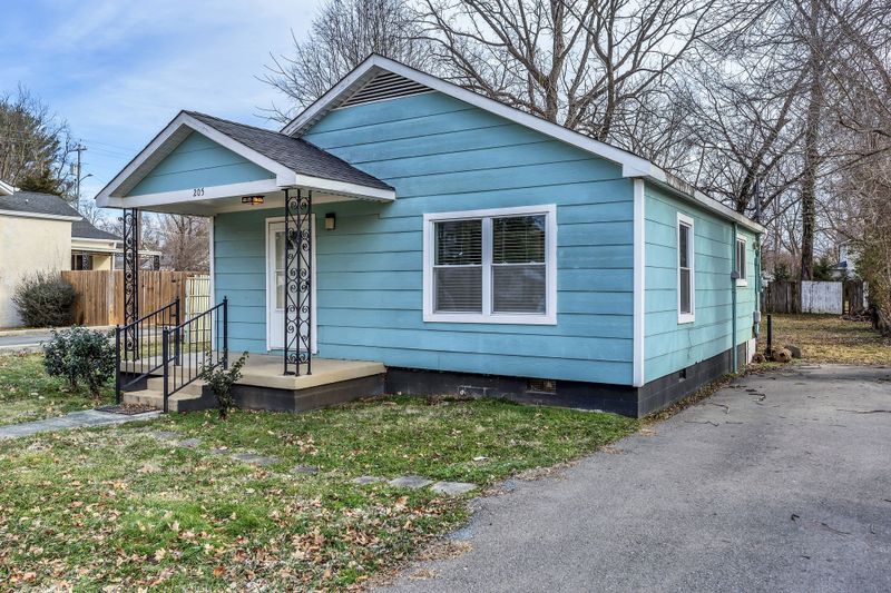 205 S Highland Ave, Murfreesboro, TN 37130