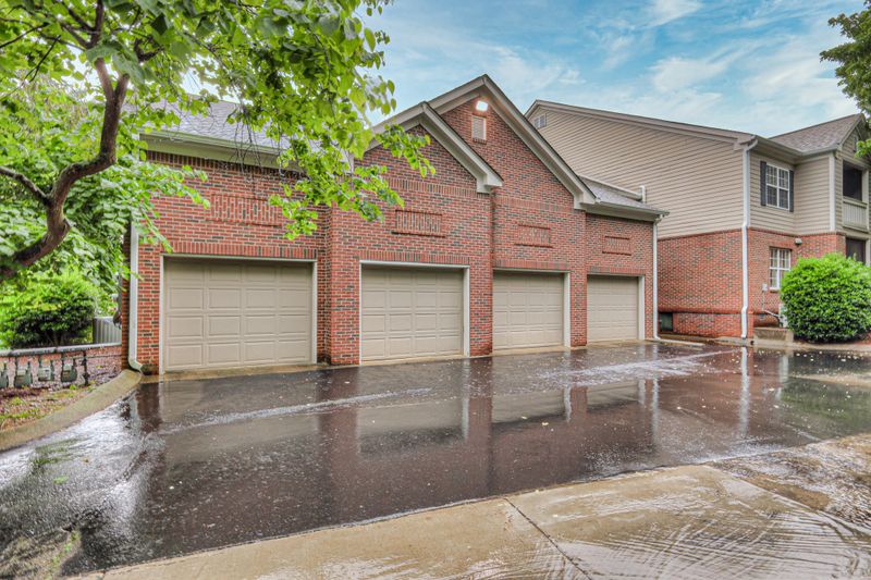 6820 Highway 70 S #208, Nashville, TN 37221