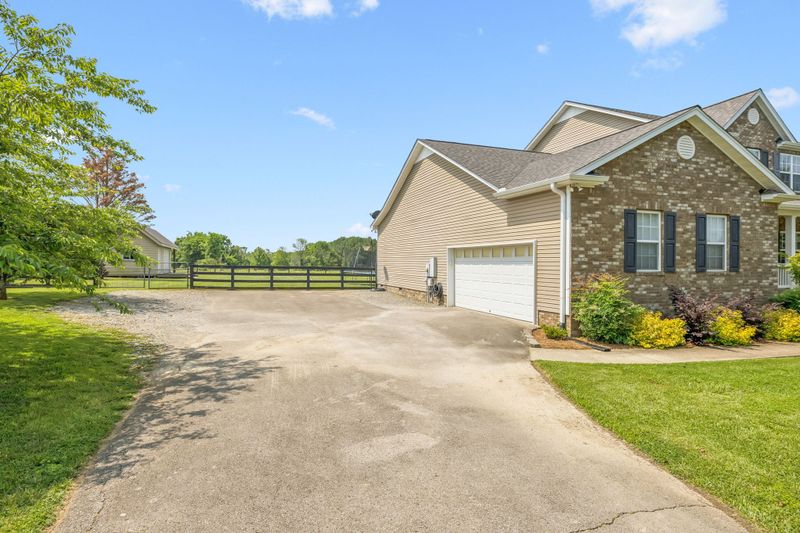 2008 Windsong Dr, Spring Hill, TN 37174