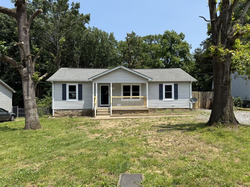4725 Greystone St, Antioch, TN 37013