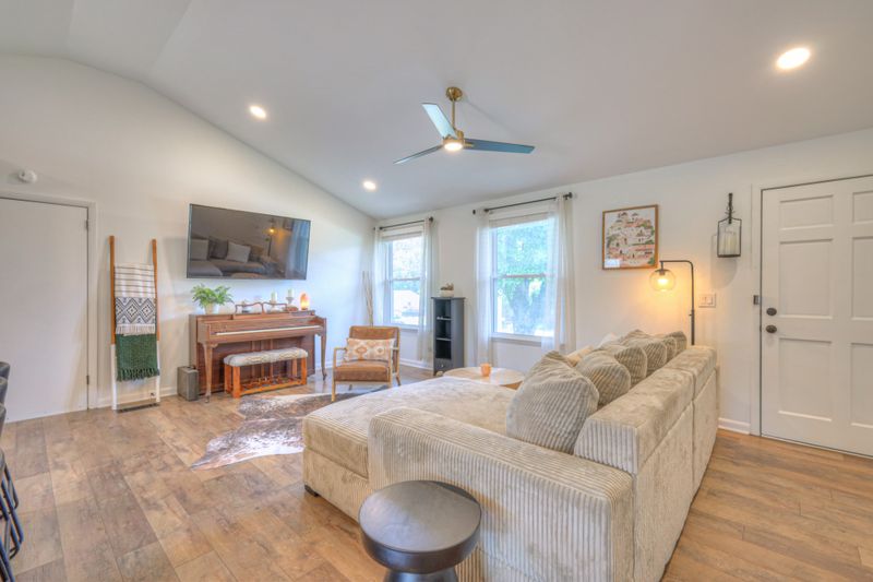 325 Donna Dr, Hendersonville, TN 37075