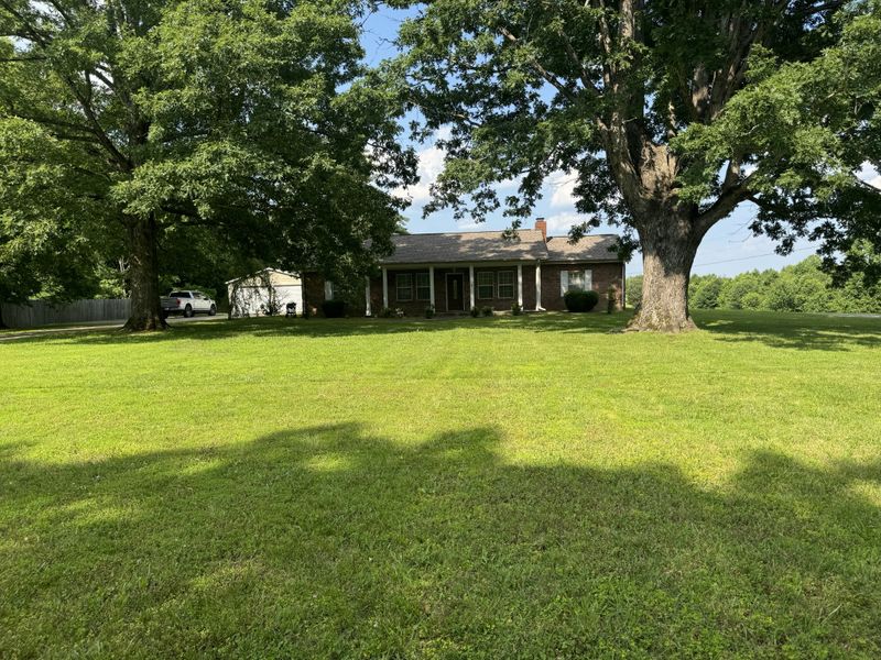 2207 Wolfe Rd, White Bluff, TN 37187