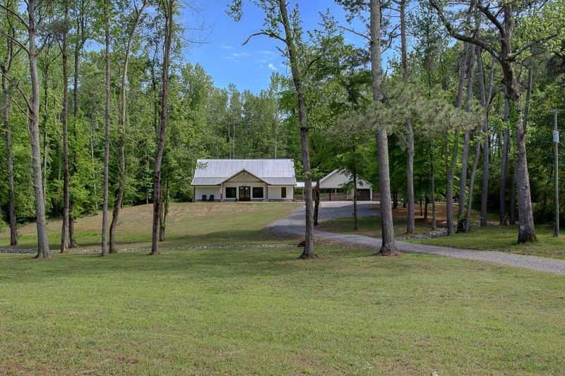 136 Anderson Dr, Guntersville, AL 35976