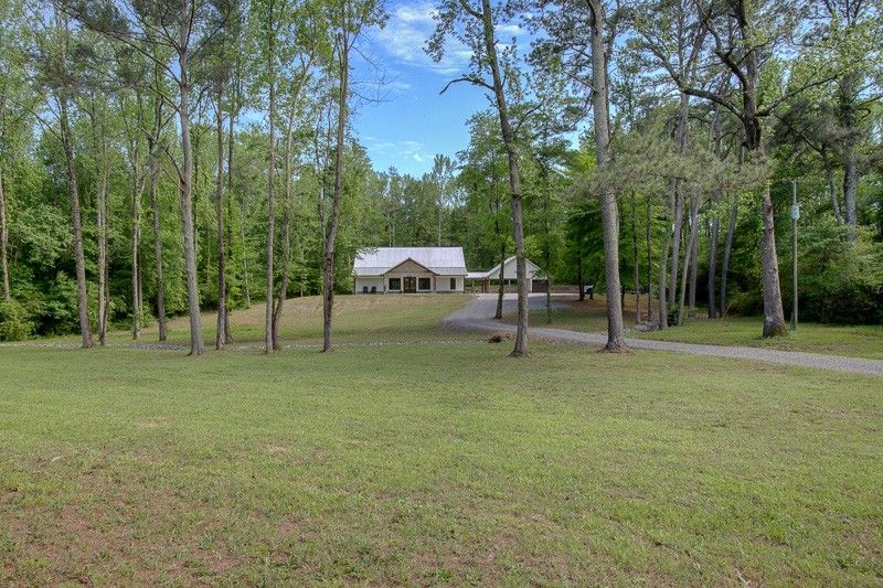 136 Anderson Dr, Guntersville, AL 35976