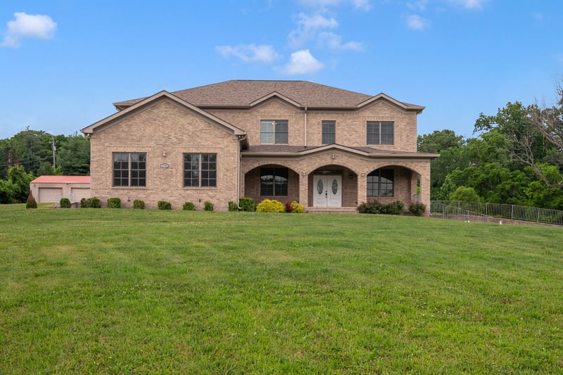6708 Burkitt Rd, Antioch, TN 37013