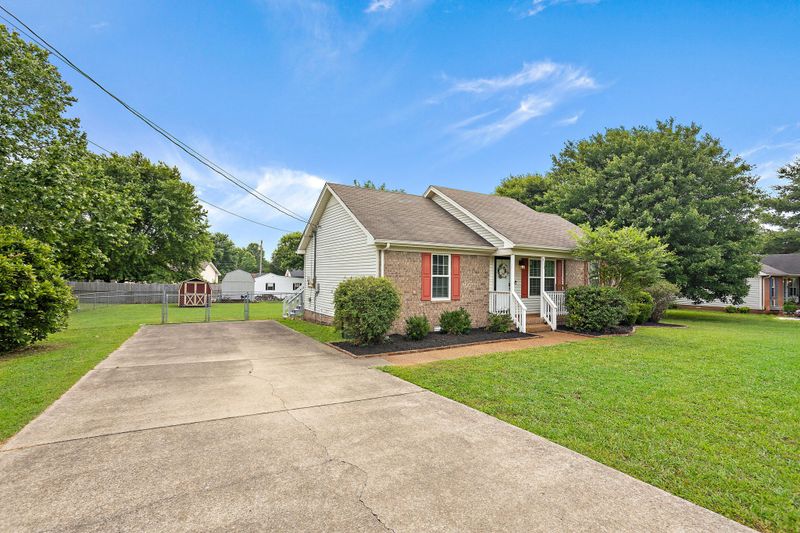 111 Ridgewood Dr, Portland, TN 37148