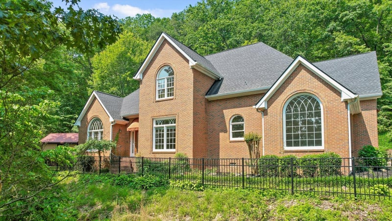 2001 Eagle Point Dr, Dalton, GA 30720