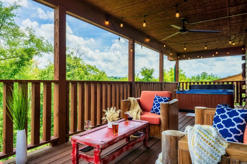 410 Oak Sky Way, Sevierville, TN 37876