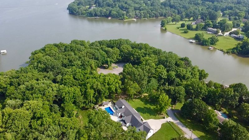 163 Lake Park Dr, Hendersonville, TN 37075