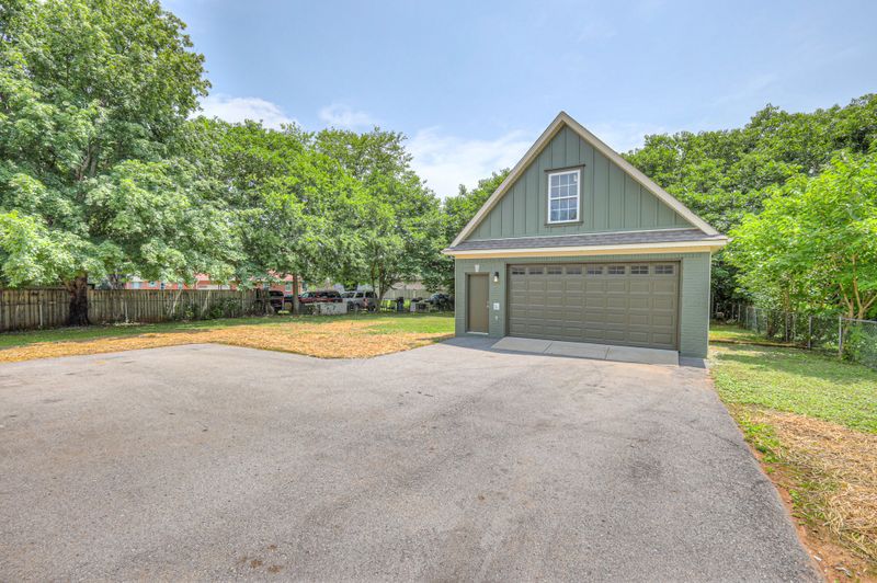 807 Brookfield Dr, Murfreesboro, TN 37130
