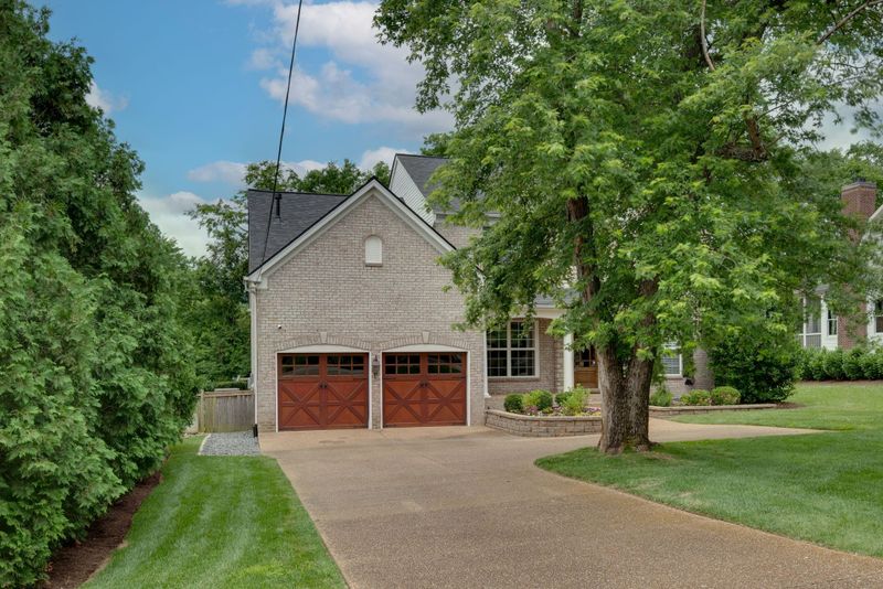 1113A Biltmore Dr, Nashville, TN 37204