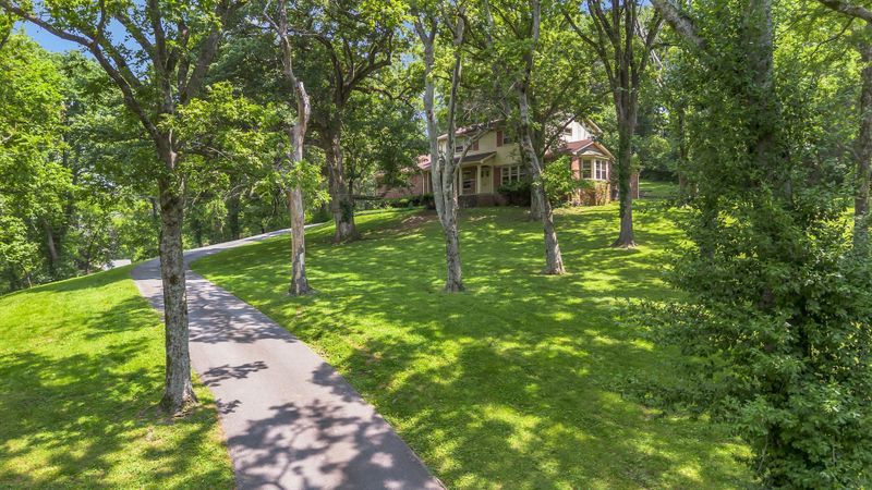 208 Vaughns Gap Rd, Nashville, TN 37205