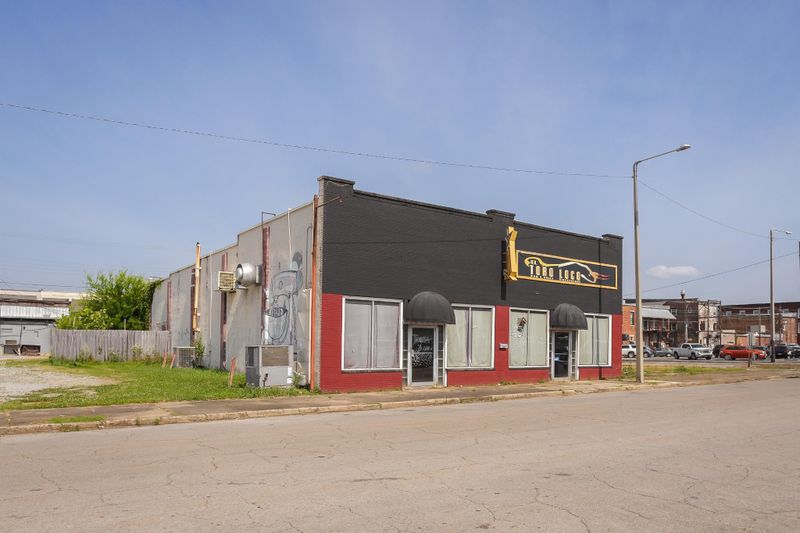 215 N Nashville Ave, Sheffield, AL 35660