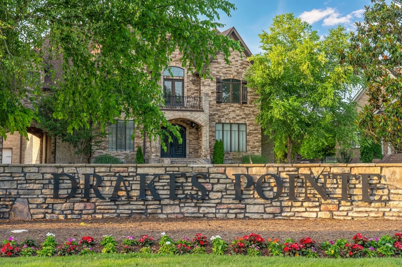 1004 Pintail Pl, Hendersonville, TN 37075