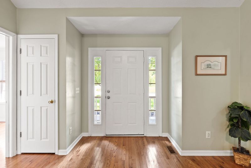 1015 Summer Ln, Pleasant View, TN 37146