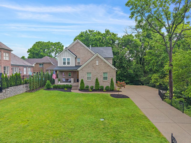 1003 Autumn Ridge Ct, Spring Hill, TN 37174