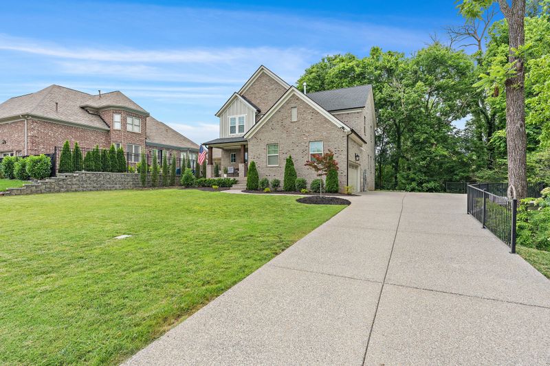 1003 Autumn Ridge Ct, Spring Hill, TN 37174