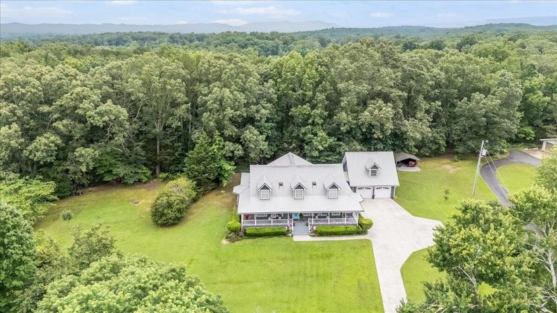 125 W Fork Ln, Chickamauga, GA 30707