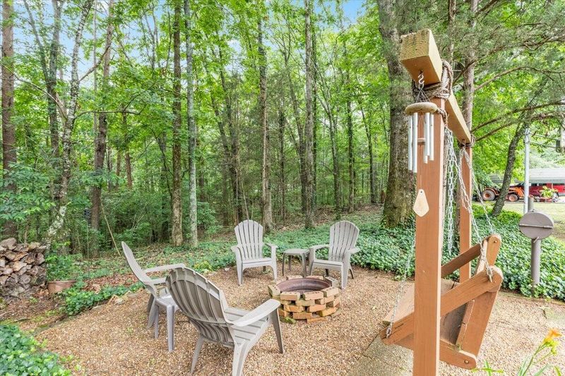 125 W Fork Ln, Chickamauga, GA 30707