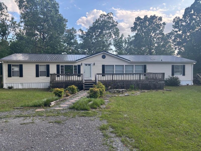 888 Wells Rd, Trenton, GA 30752
