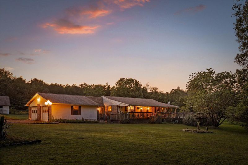 39 Rock Haven Ln, Chickamauga, GA 30707